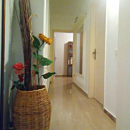 Apartment Beautiful -up To 4 Guests- Close To City Centre! Thessaloniki